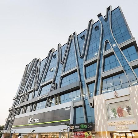 Collection O Hotel Alice Ahmedabad Bagian luar foto