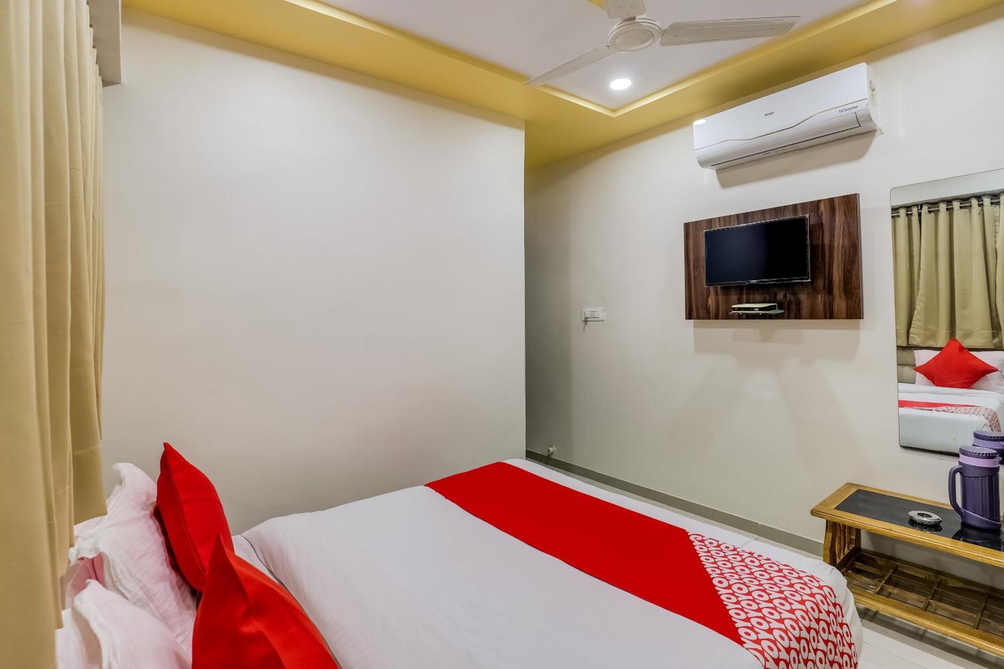 Collection O Hotel Alice Ahmedabad Bagian luar foto