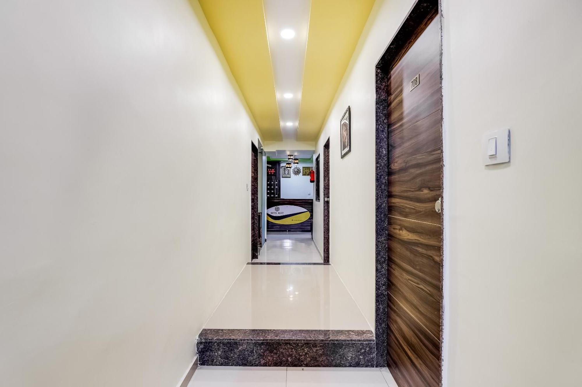 Collection O Hotel Alice Ahmedabad Bagian luar foto