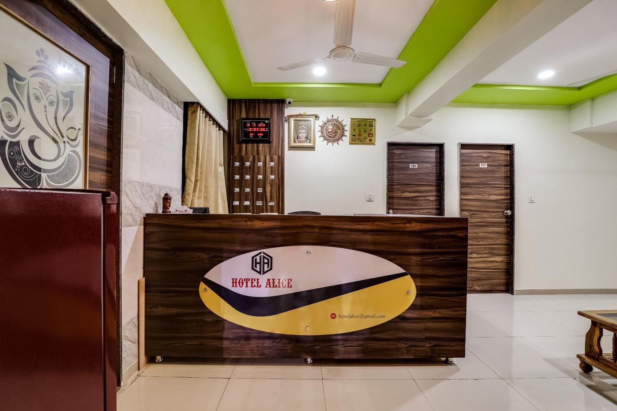 Collection O Hotel Alice Ahmedabad Bagian luar foto